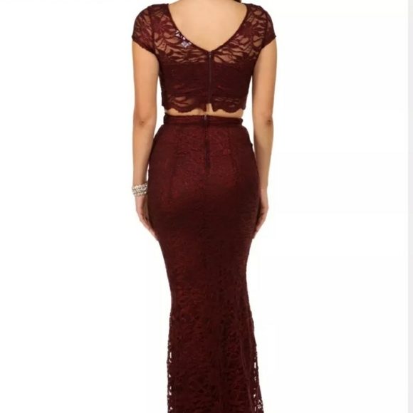 Sylvia Burgundy Formal Dress Size 3 - Picture 2 of 4